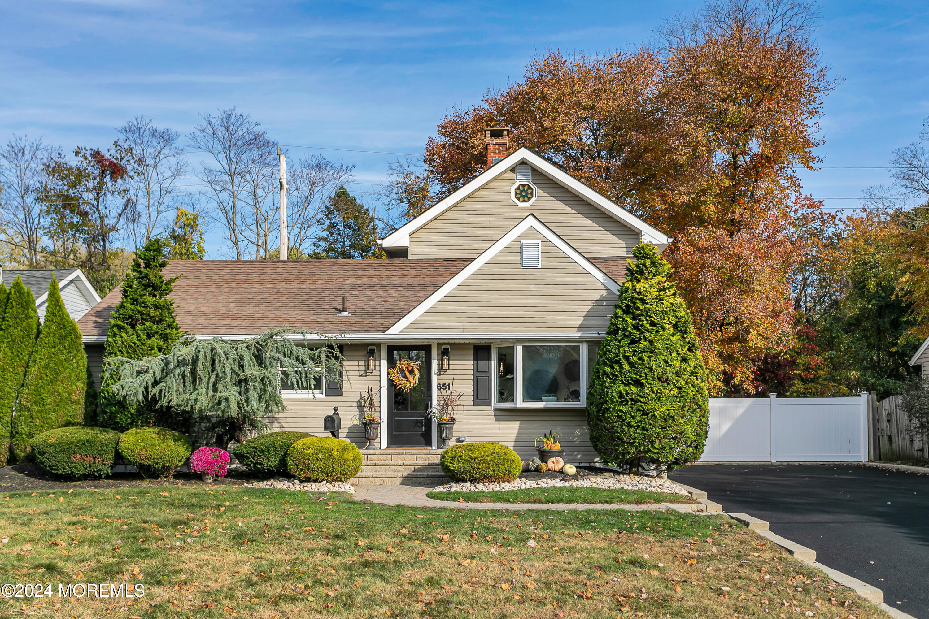 651 Hopping Road, Belford, New Jersey image 1