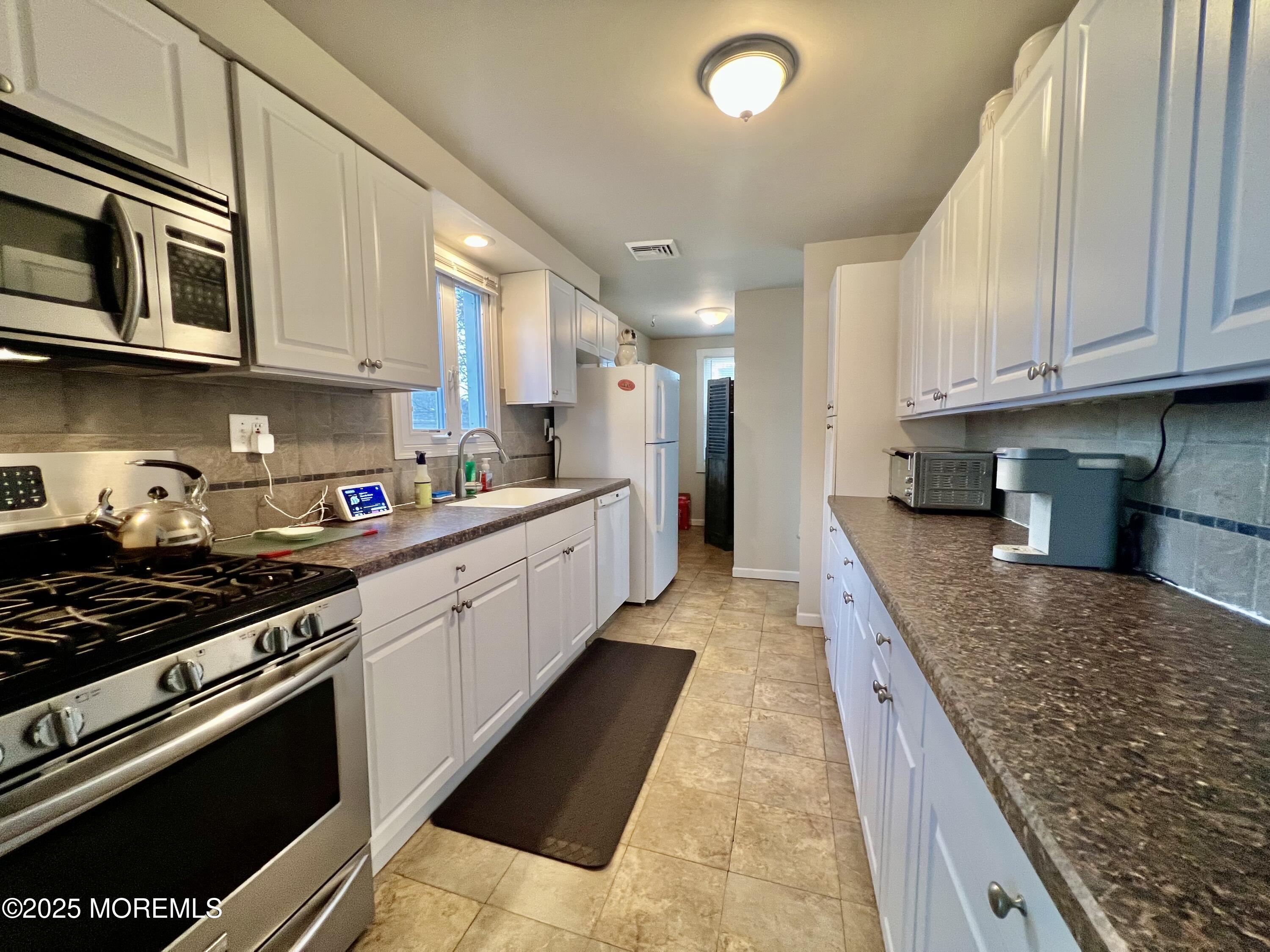 546 E Bayview Avenue, Ocean Gate, New Jersey image 9