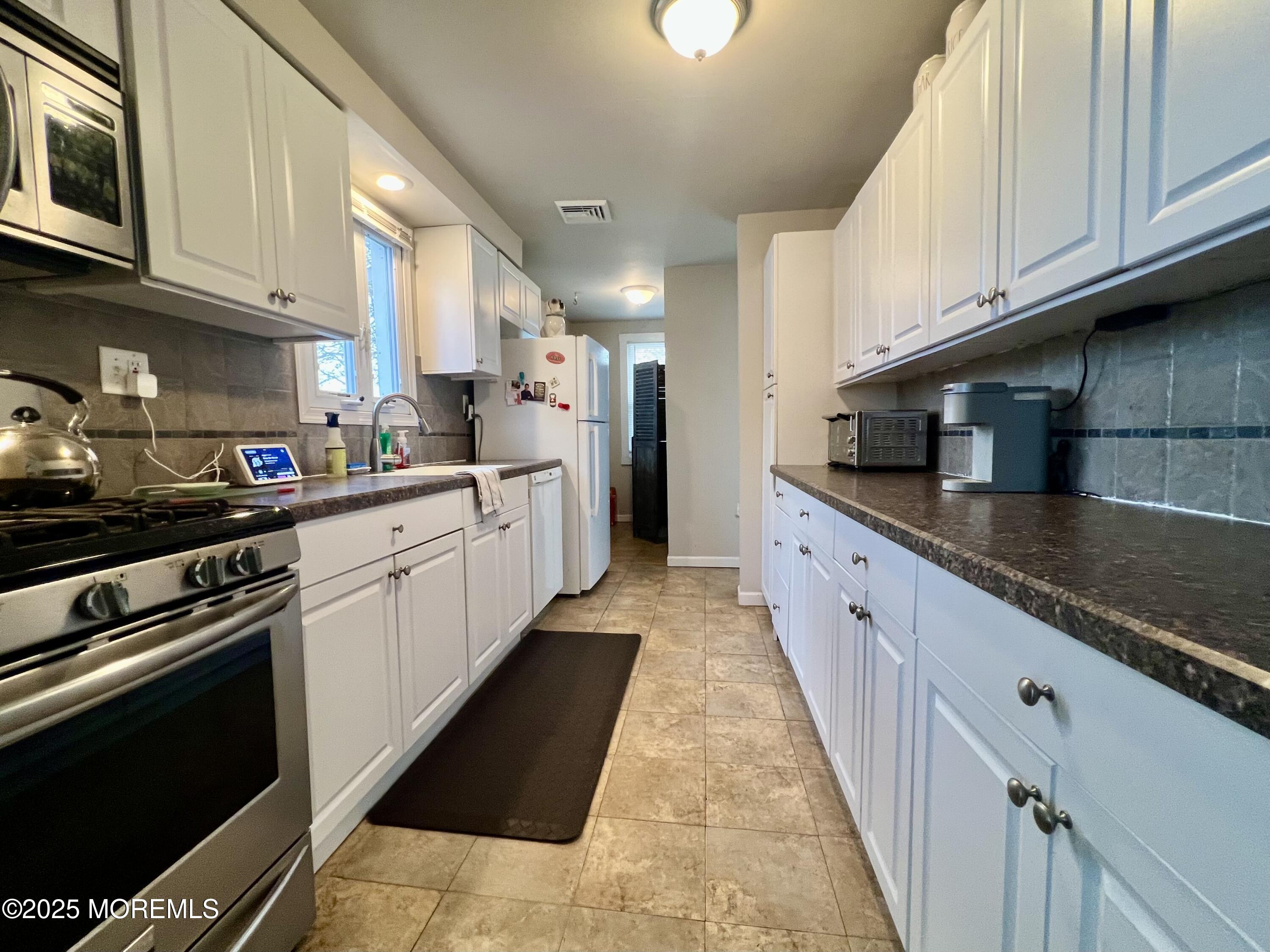 546 E Bayview Avenue, Ocean Gate, New Jersey image 11