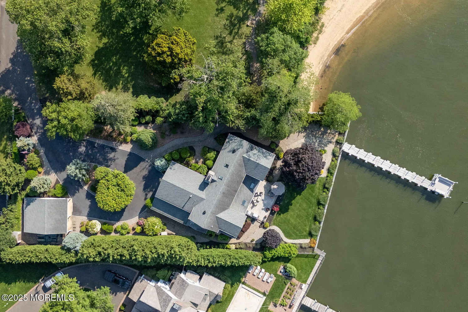 Fair Haven, New Jersey 07704, United States, 4 Bedrooms Bedrooms, ,3 BathroomsBathrooms,Residential,Active,161165