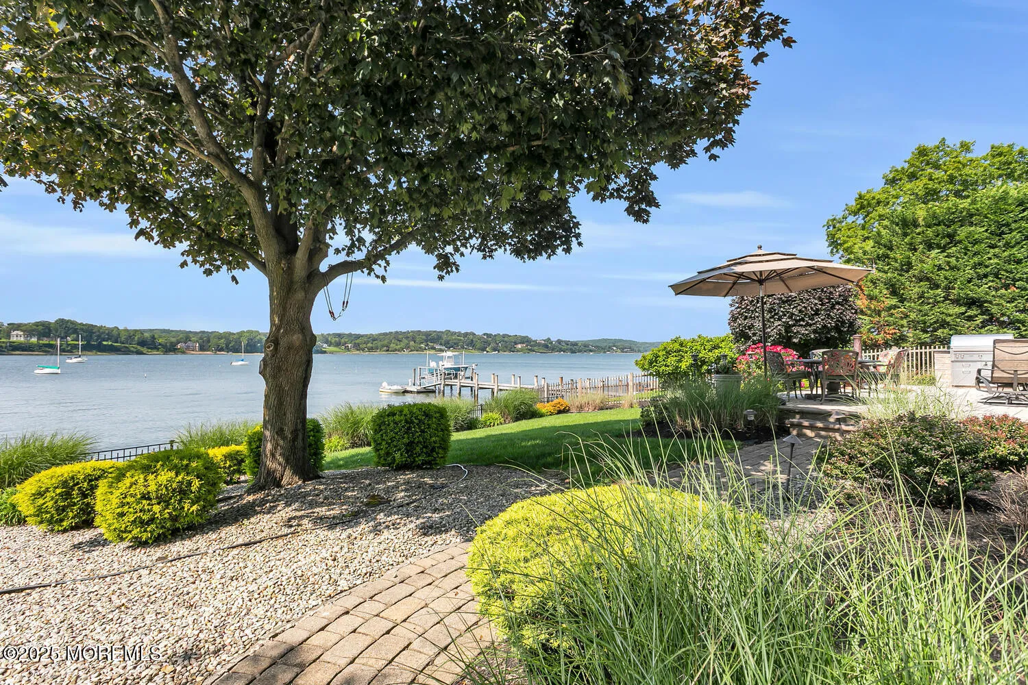 Fair Haven, New Jersey 07704, United States, 4 Bedrooms Bedrooms, ,3 BathroomsBathrooms,Residential,Active,161165