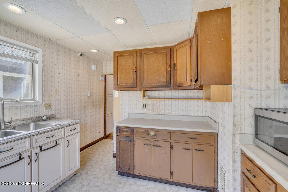 17 Lindis Farne Avenue, Collingswood, New Jersey image 16