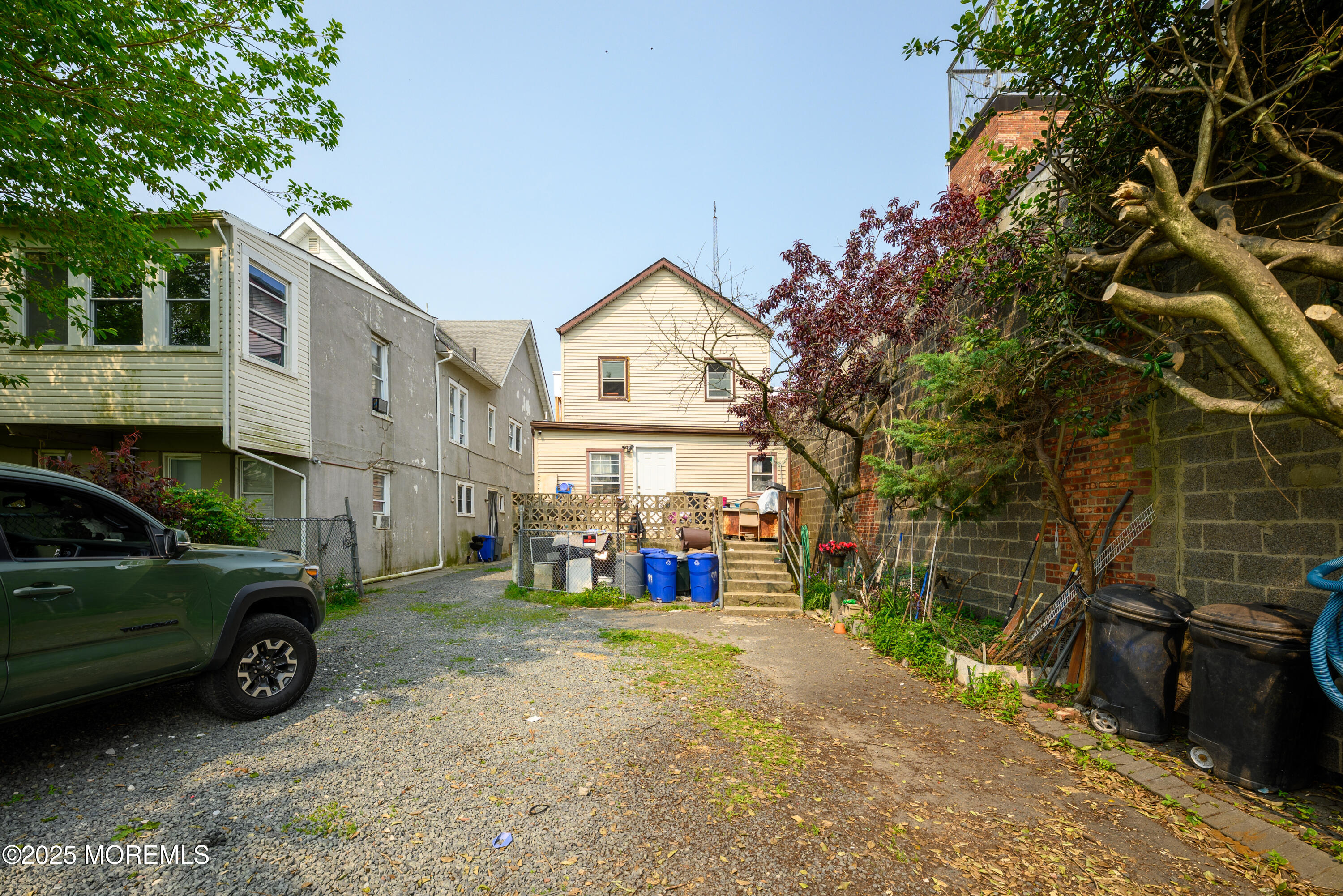 21 2nd Avenue