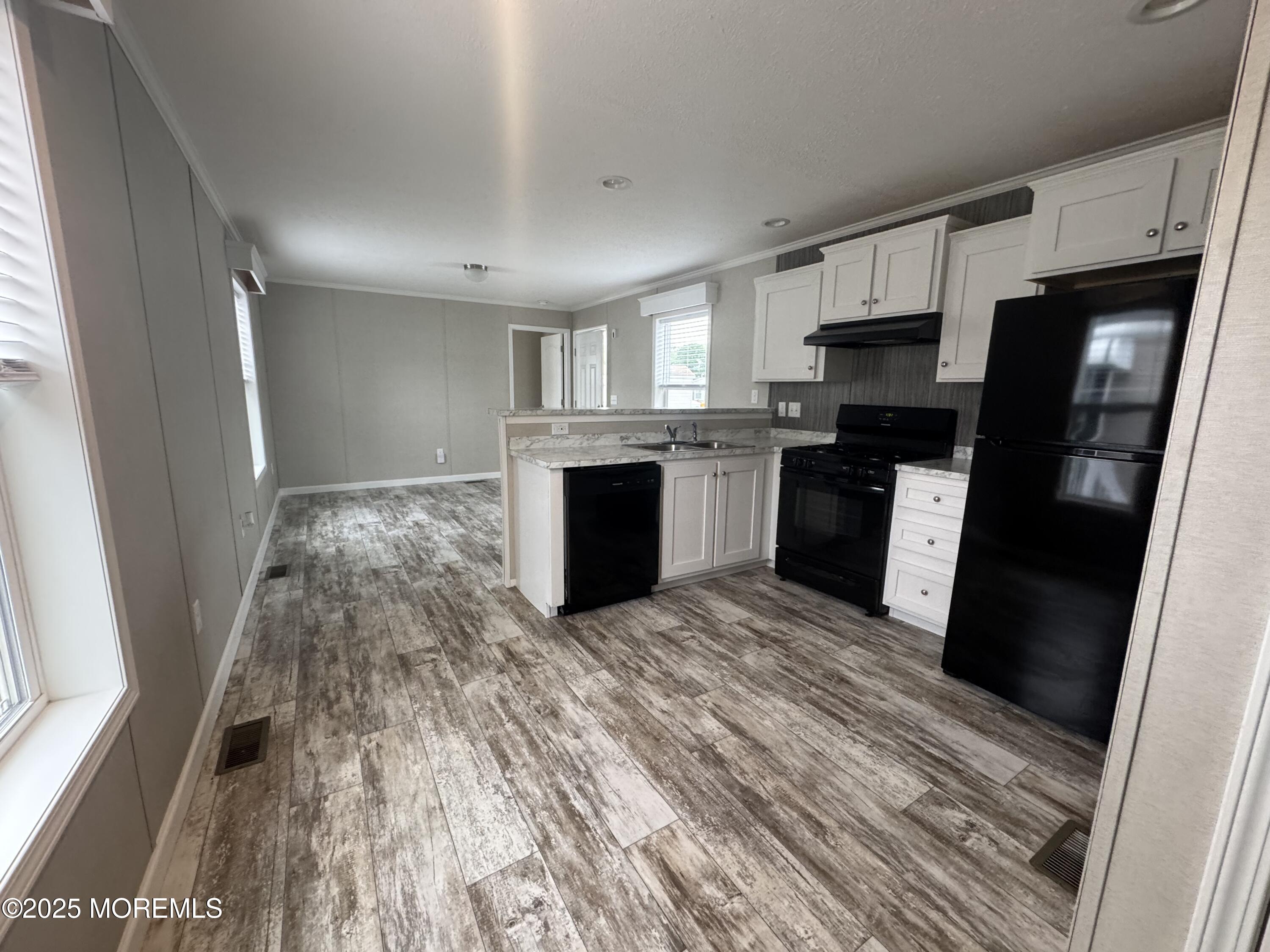 7 Mary Ann Court, Hazlet, New Jersey image 4