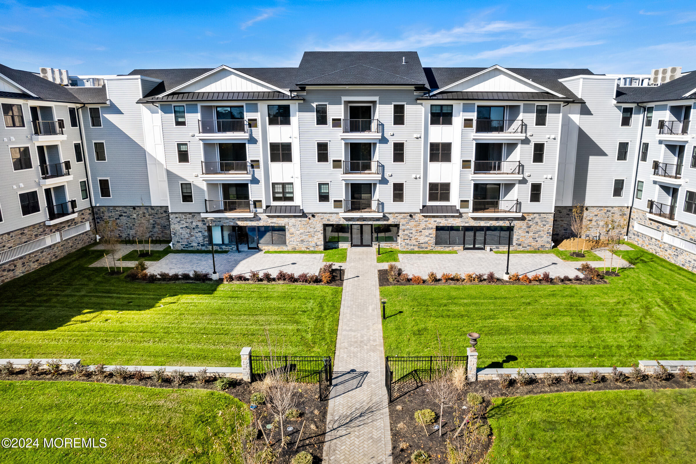 Long Branch, New Jersey 07740, United States, 1 Bedroom Bedrooms, ,1 BathroomBathrooms,Residential,Active,39621