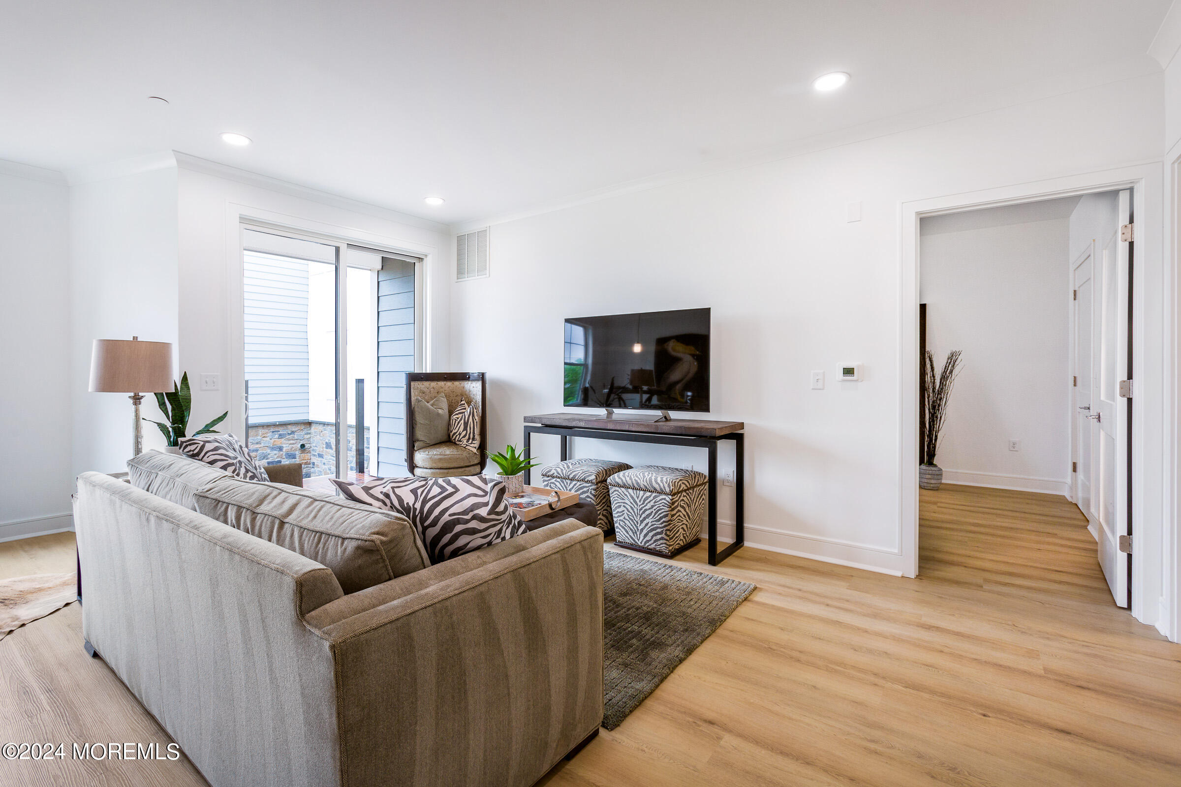 Long Branch, New Jersey 07740, United States, 1 Bedroom Bedrooms, ,1 BathroomBathrooms,Residential,Active,39621