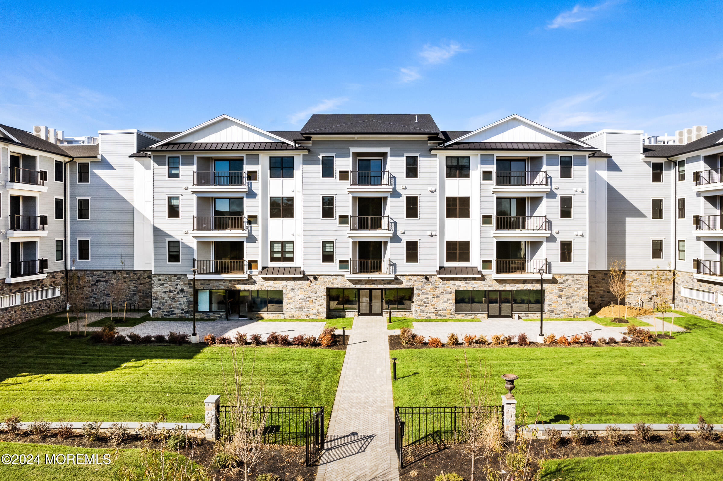 Long Branch, New Jersey 07740, United States, 1 Bedroom Bedrooms, ,1 BathroomBathrooms,Residential,Active,39621