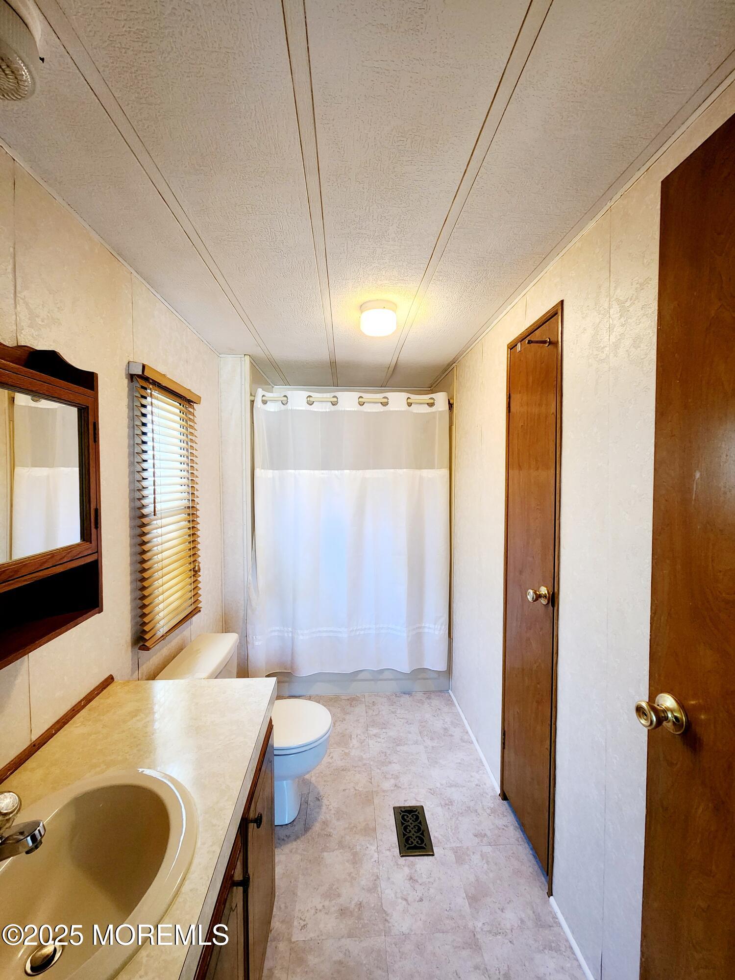 5 Fallow Drive, Manalapan, New Jersey image 10