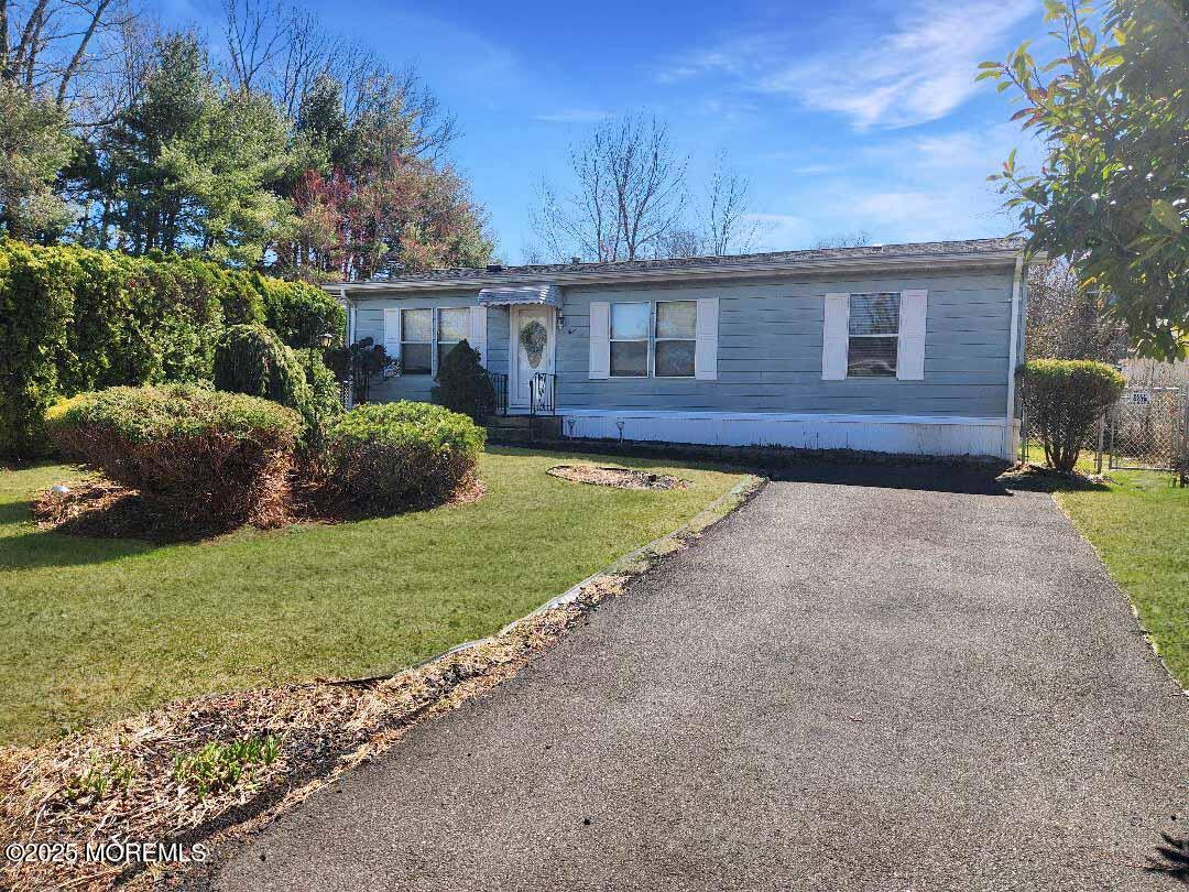 5 Fallow Drive, Manalapan, New Jersey image 2