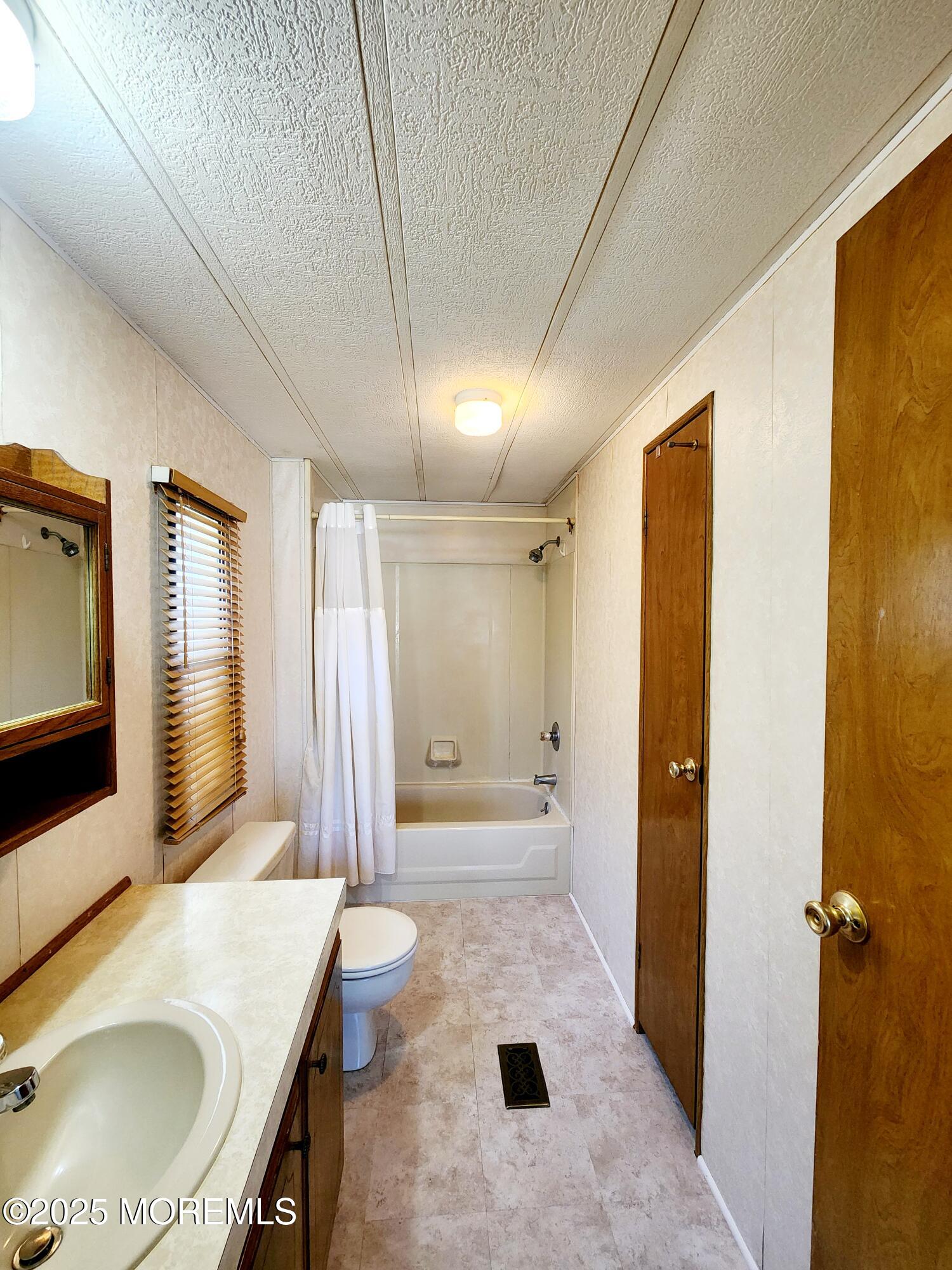 5 Fallow Drive, Manalapan, New Jersey image 11