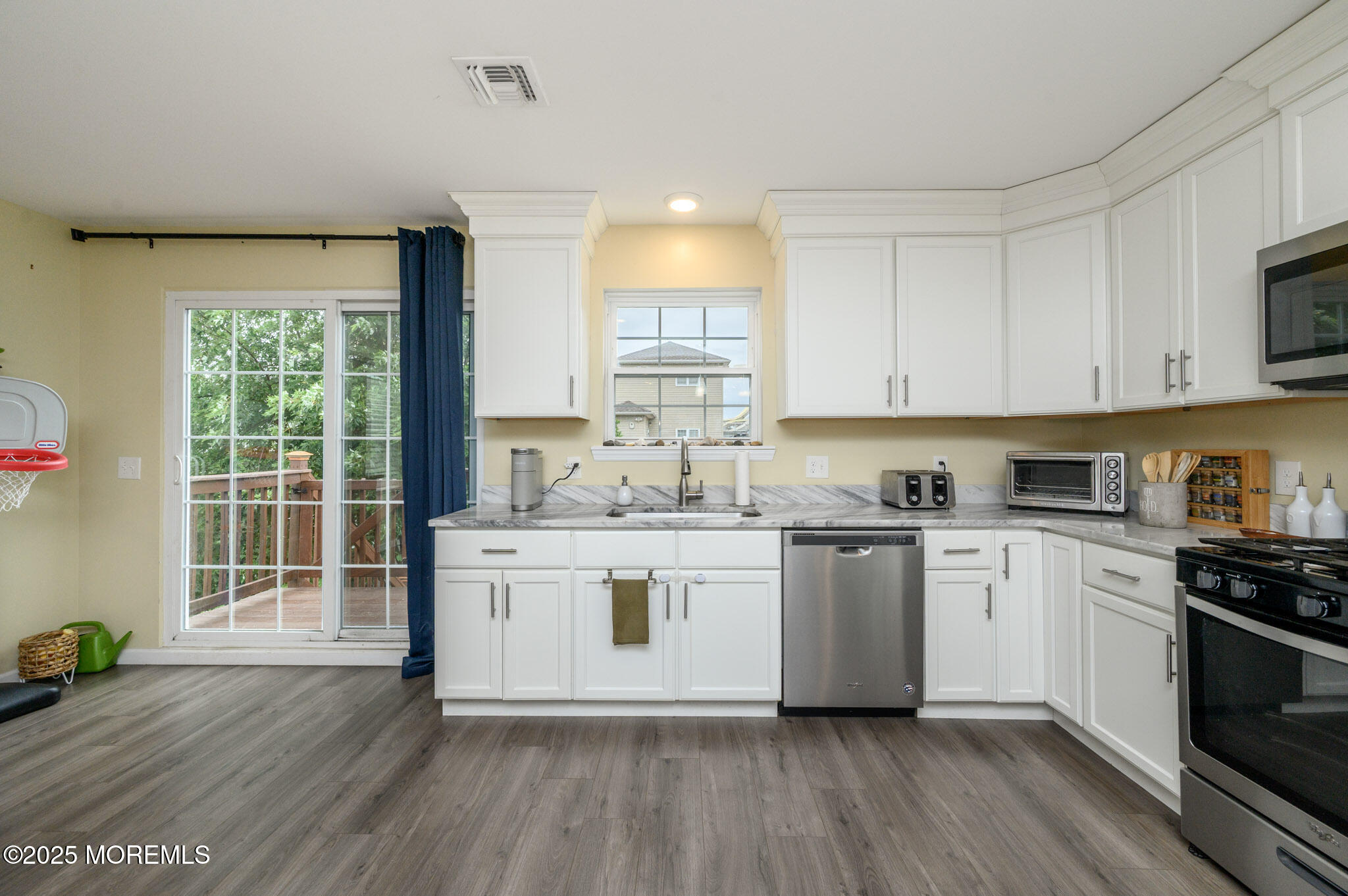 37 Seabreeze Way