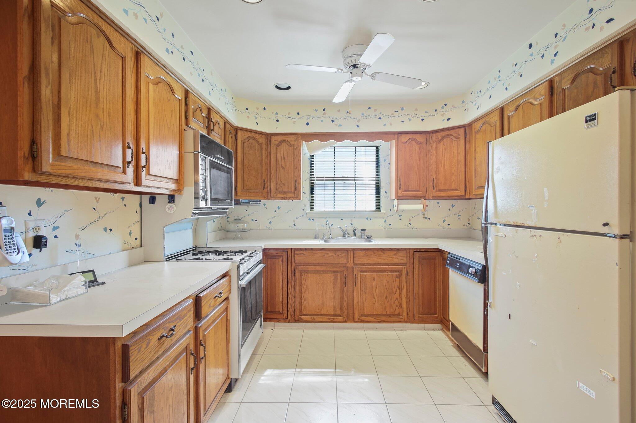 12 Weston Court, Marlboro, New Jersey image 6