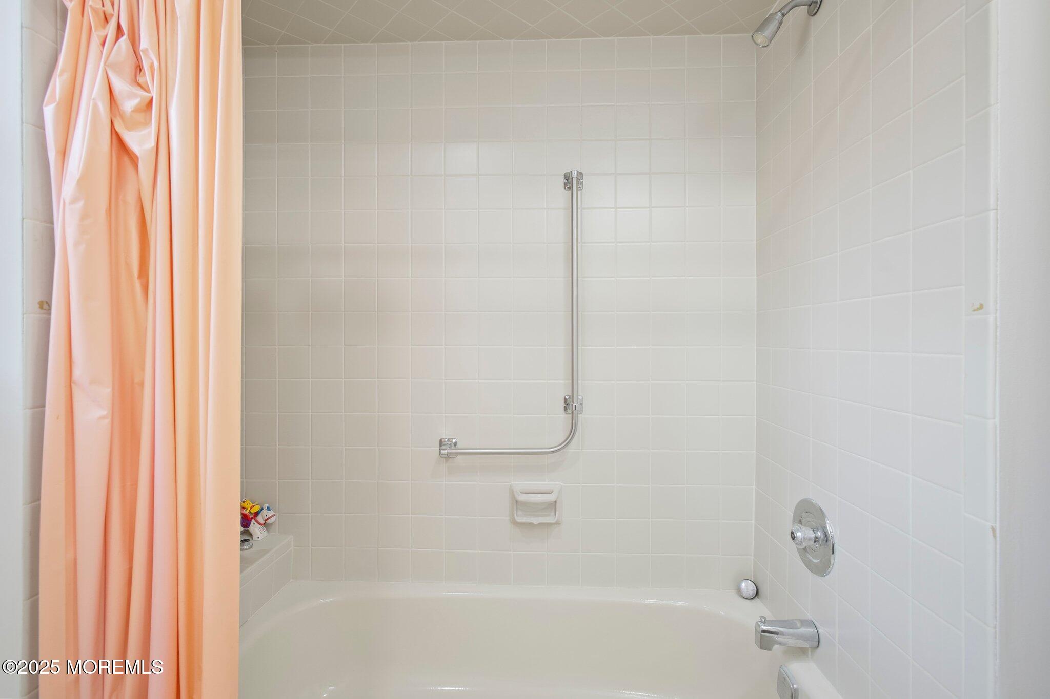 12 Weston Court, Marlboro, New Jersey image 18