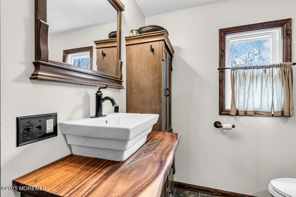 170 Asbury Avenue, Freehold, New Jersey image 25