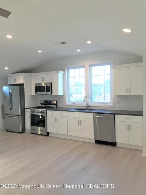 MLS: 22514843