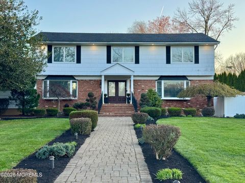 Homes For Sale - 3 Kelton Place<br/> Manalapan, NJ 07726