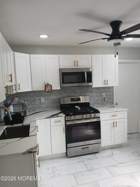 Condo For Sale - 274 College Drive<br/> Middlesex County, Edison, NJ 08817
