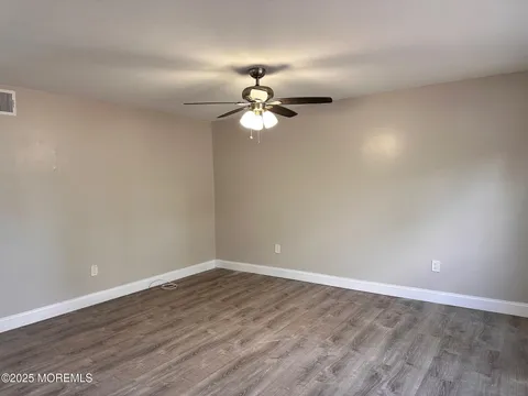 MLS: 22506276