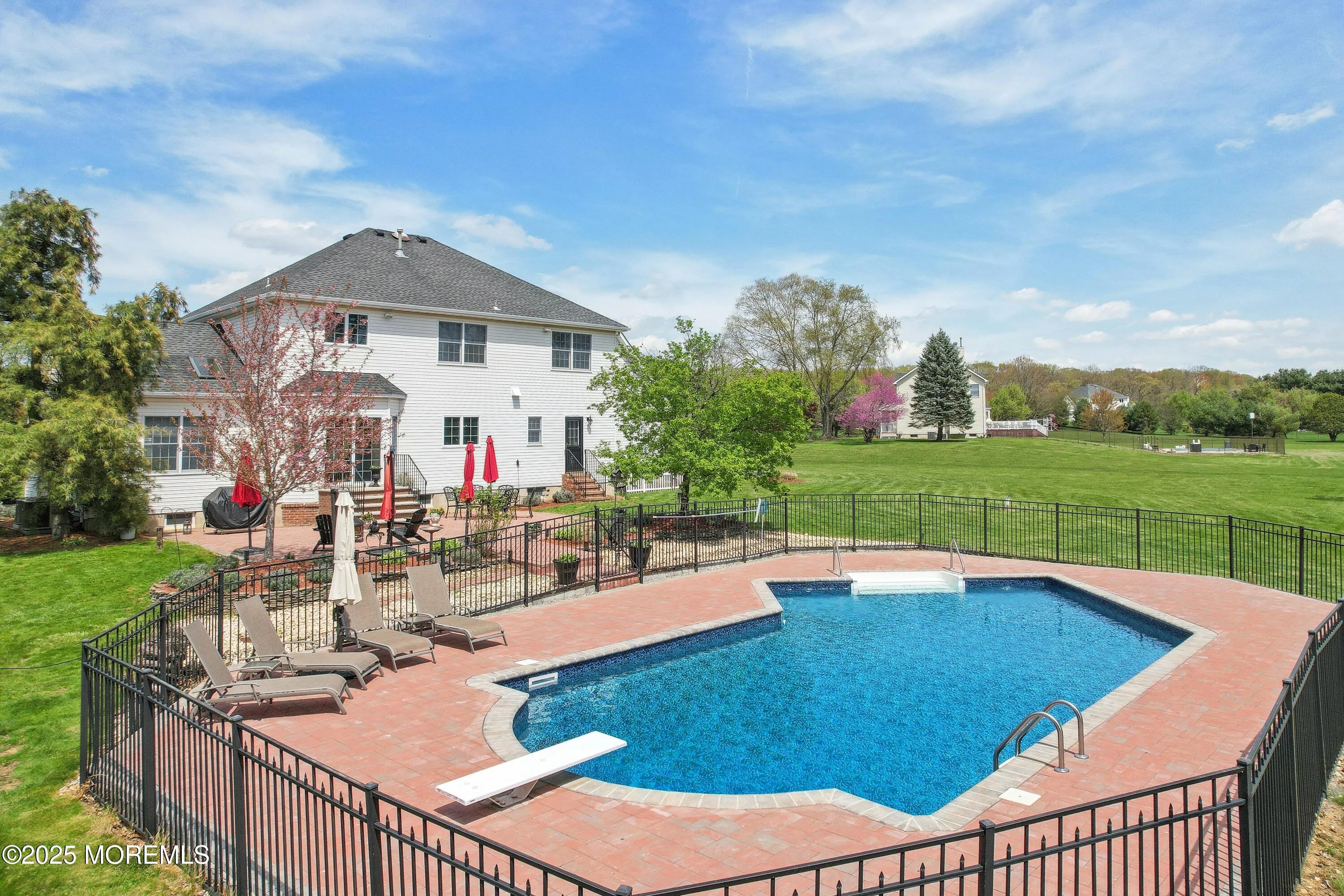 Millstone, New Jersey 08535, United States, 4 Bedrooms Bedrooms, ,3 BathroomsBathrooms,Residential,Pending,117495