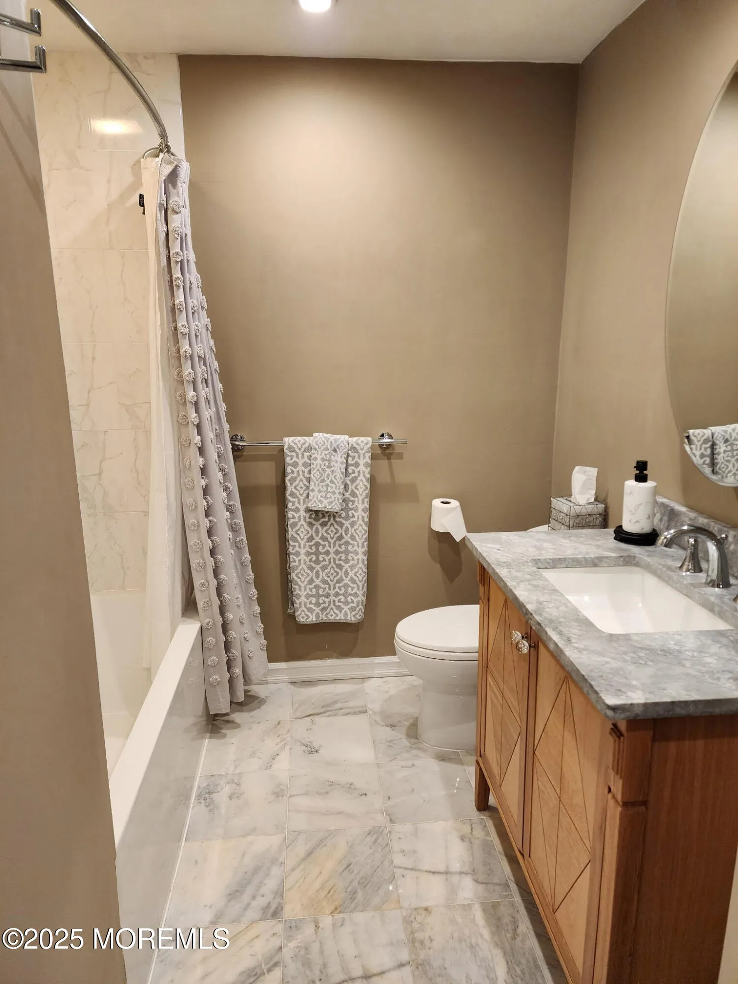 Millstone, New Jersey 08535, United States, 4 Bedrooms Bedrooms, ,3 BathroomsBathrooms,Residential,Pending,117495