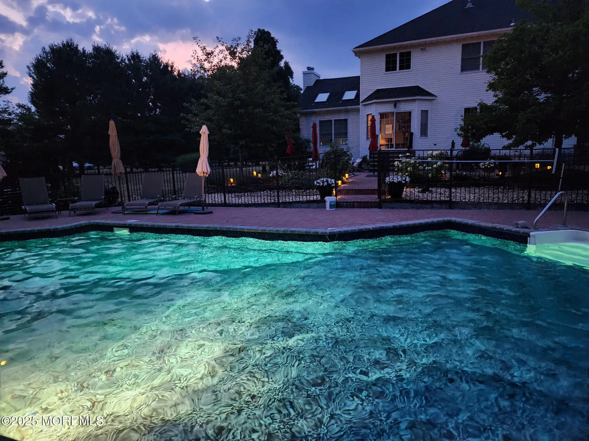 Millstone, New Jersey 08535, United States, 4 Bedrooms Bedrooms, ,3 BathroomsBathrooms,Residential,Pending,117495