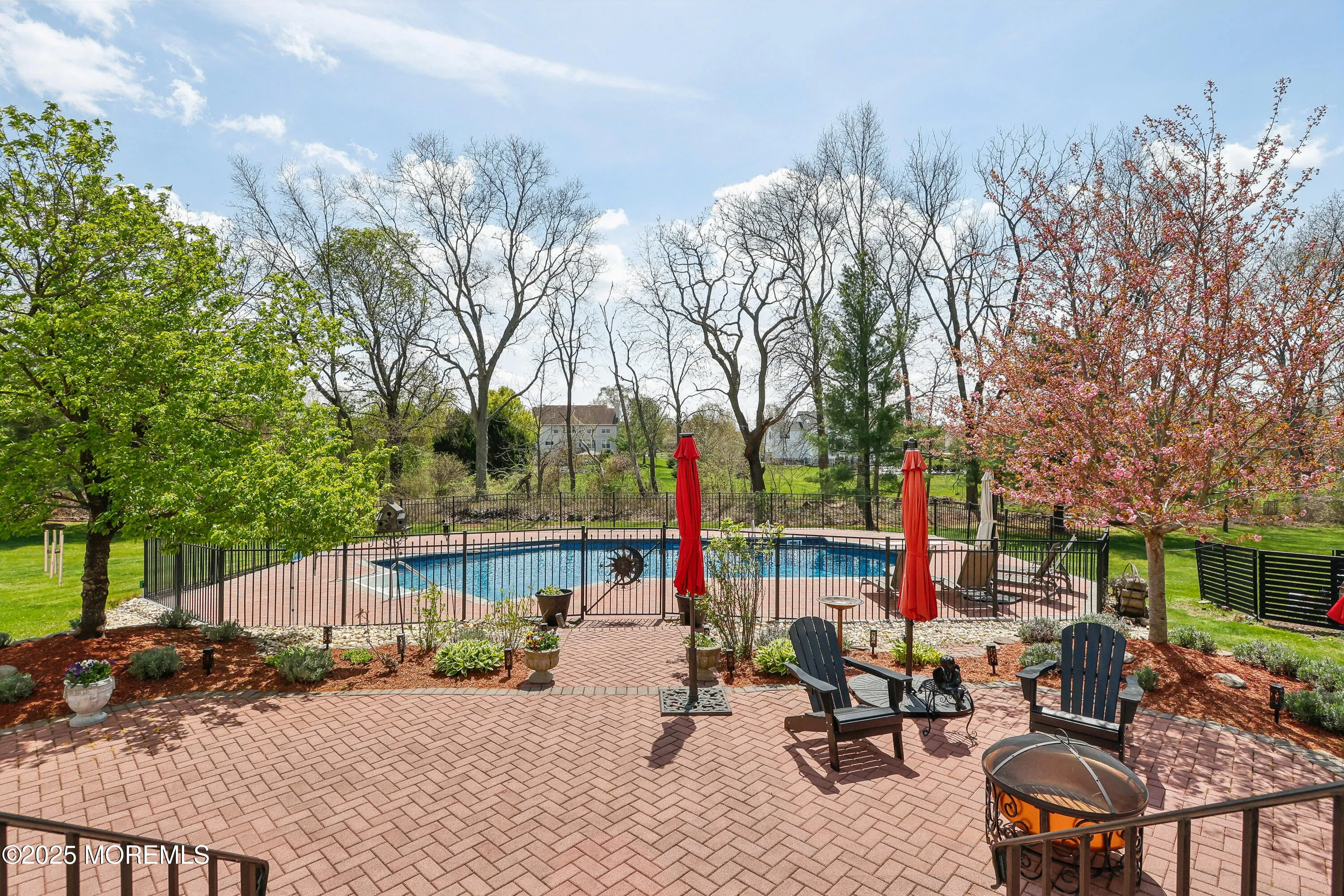 Millstone, New Jersey 08535, United States, 4 Bedrooms Bedrooms, ,3 BathroomsBathrooms,Residential,Pending,117495