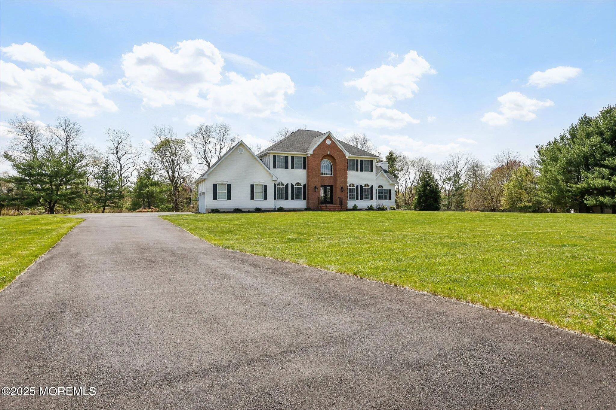 Millstone, New Jersey 08535, United States, 4 Bedrooms Bedrooms, ,3 BathroomsBathrooms,Residential,Pending,117495