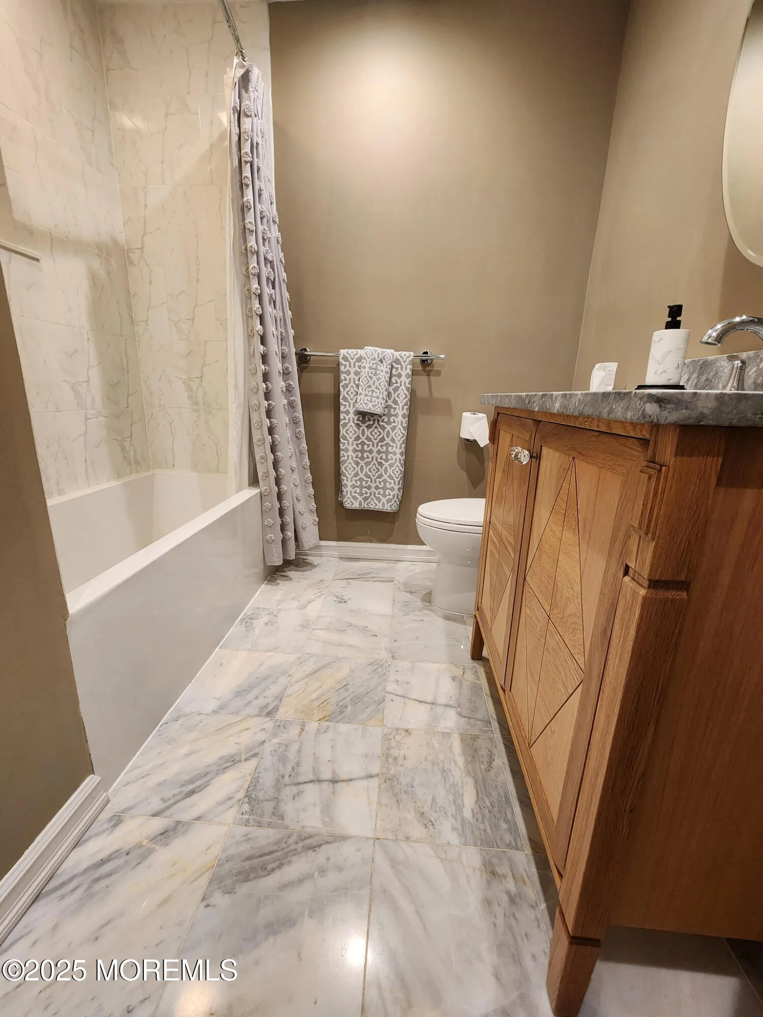 Millstone, New Jersey 08535, United States, 4 Bedrooms Bedrooms, ,3 BathroomsBathrooms,Residential,Pending,117495