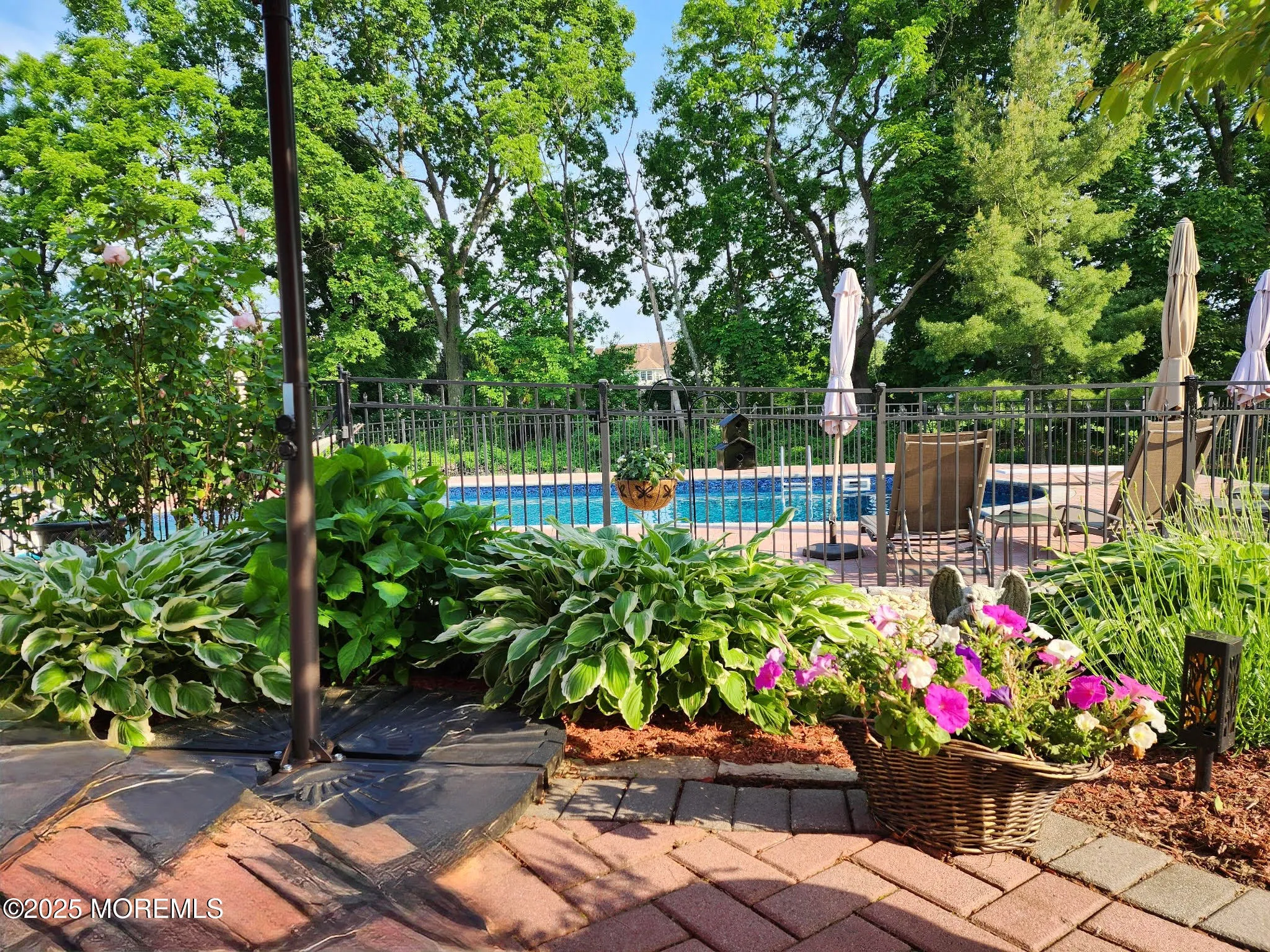 Millstone, New Jersey 08535, United States, 4 Bedrooms Bedrooms, ,3 BathroomsBathrooms,Residential,Pending,117495