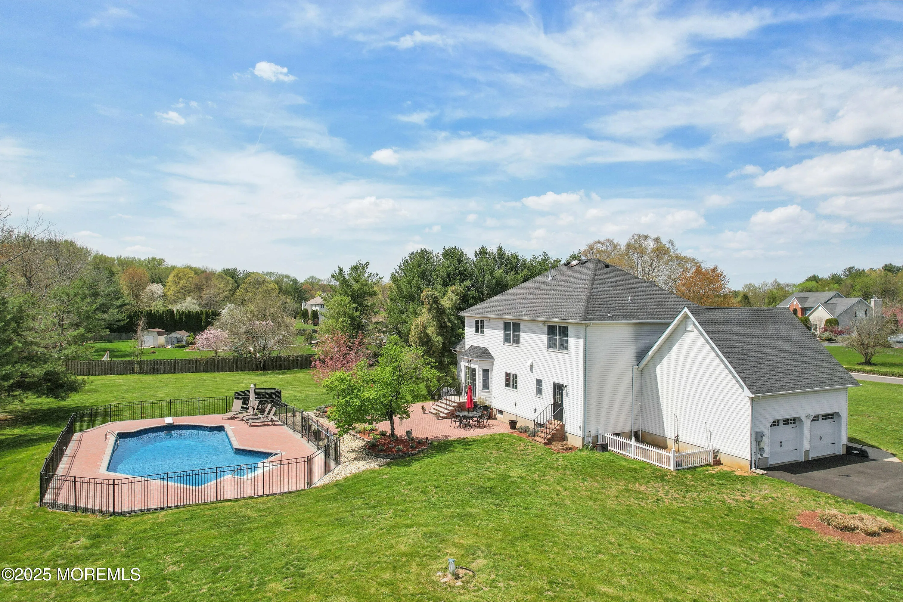 Millstone, New Jersey 08535, United States, 4 Bedrooms Bedrooms, ,3 BathroomsBathrooms,Residential,Pending,117495