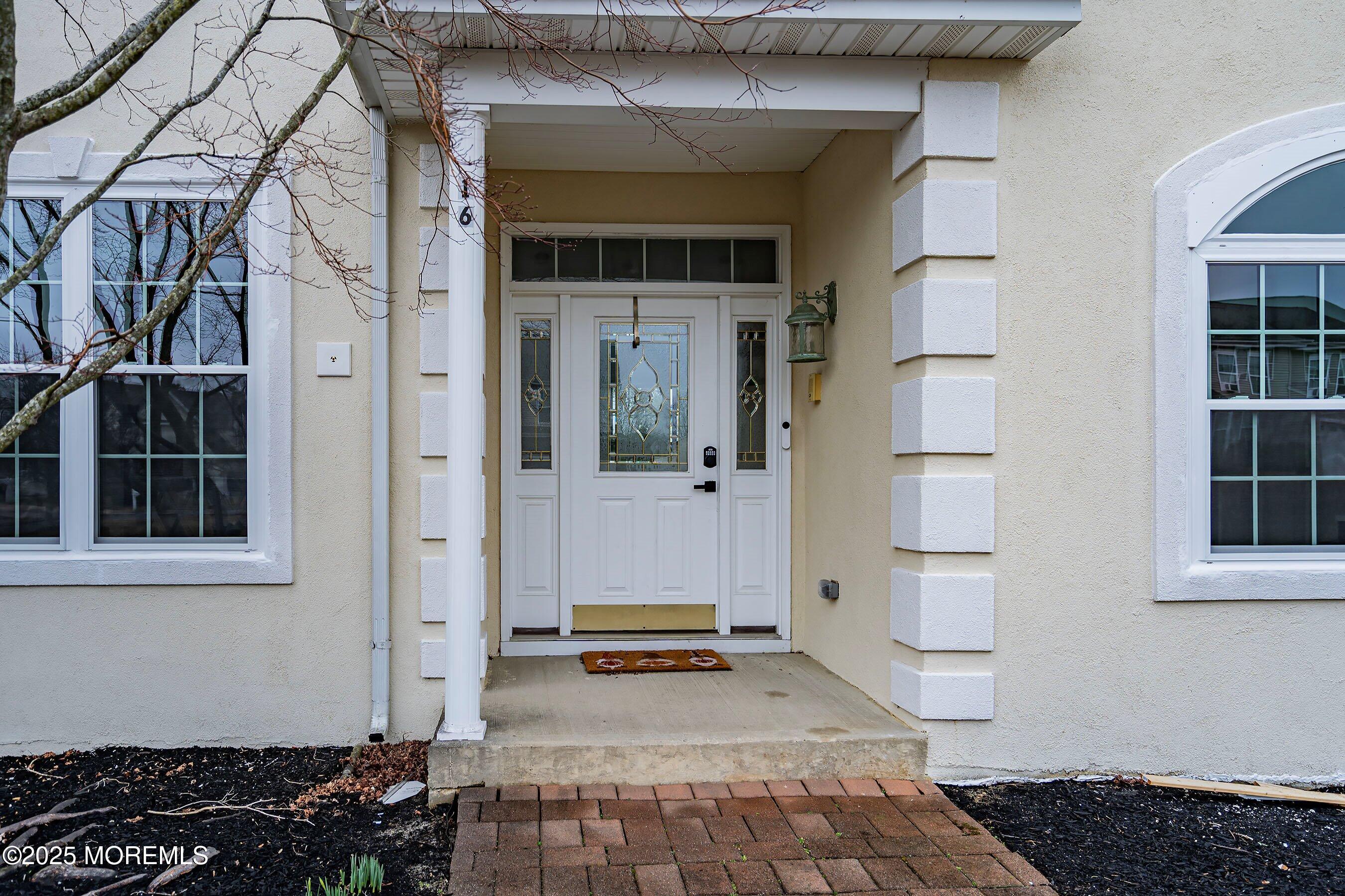 16 Alexandra Way