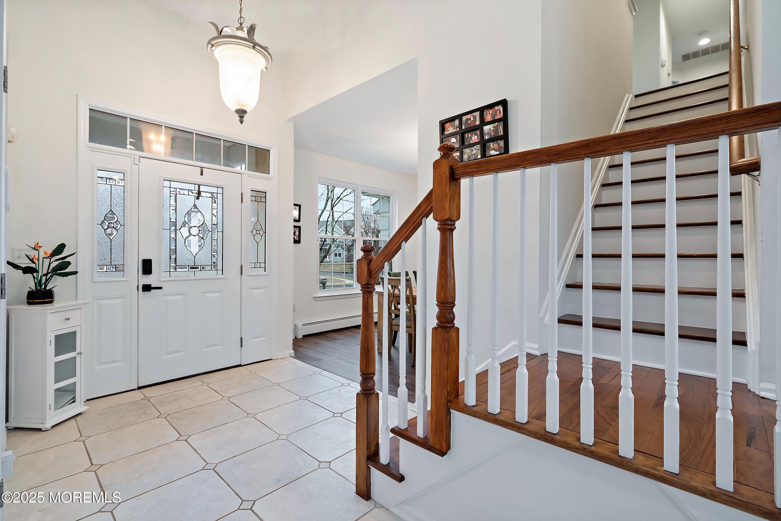 16 Alexandra Way