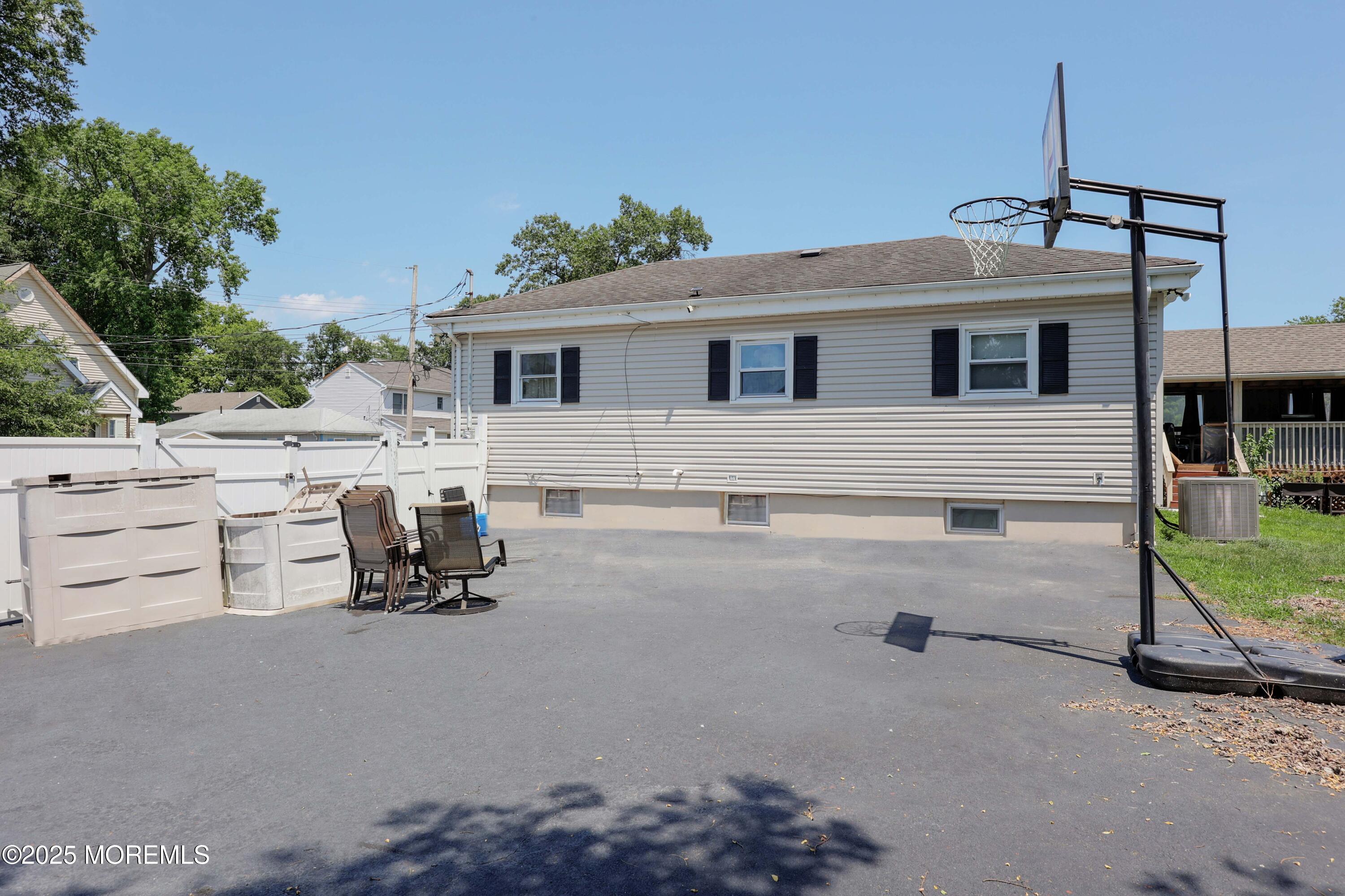 264 Linden Avenue