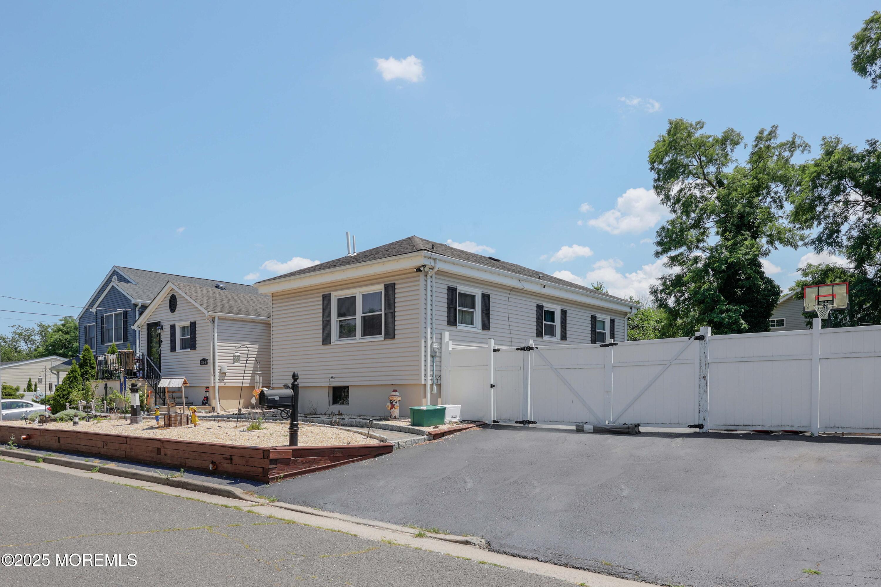 264 Linden Avenue