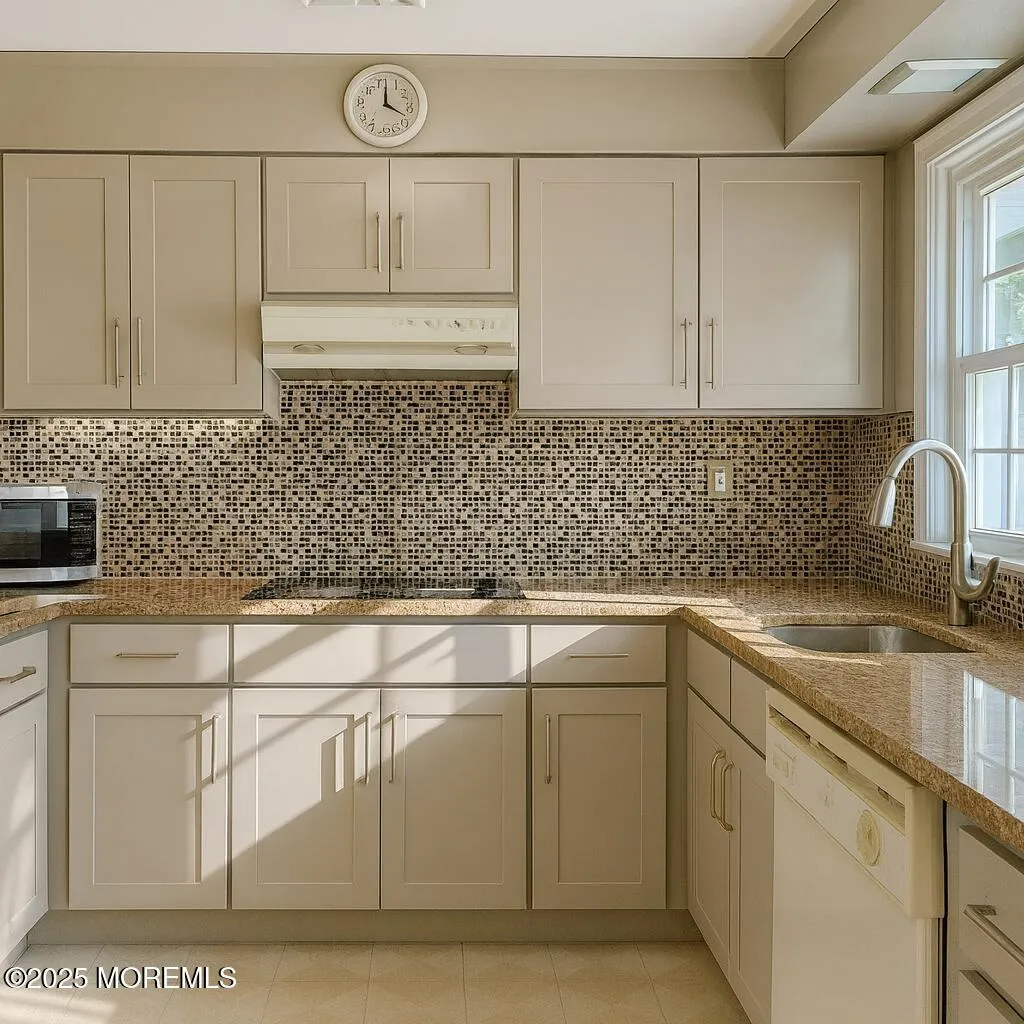 Lakewood, New Jersey 08701, United States, 2 Bedrooms Bedrooms, ,2 BathroomsBathrooms,Residential,Active,232461