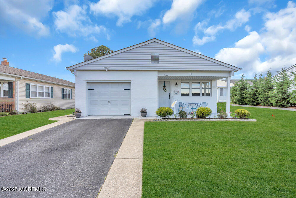 11 Dawn Way, Toms River, New Jersey image 3