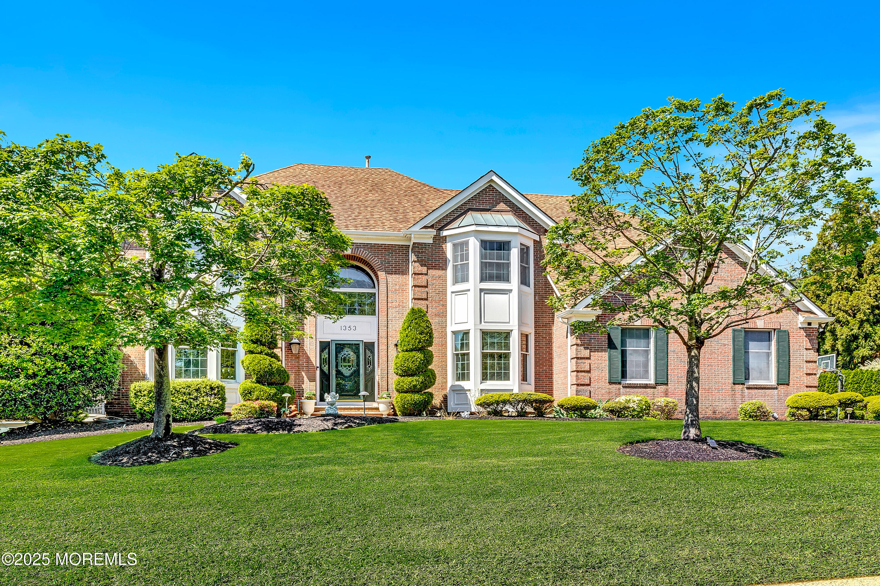 1353 Tamarack Road