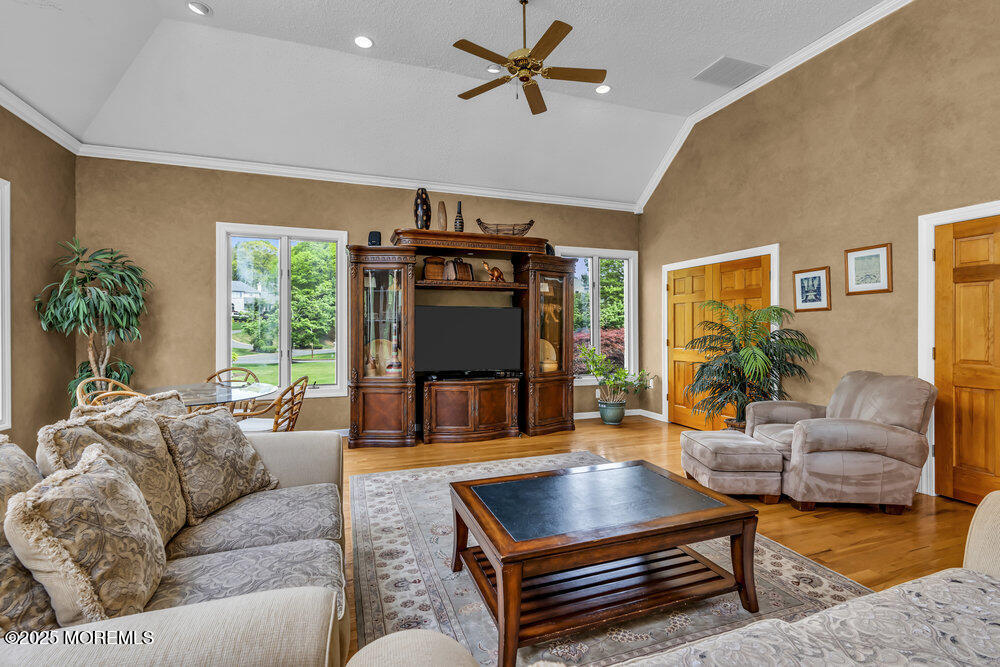 210 Doe Trail, Marlboro, New Jersey image 34
