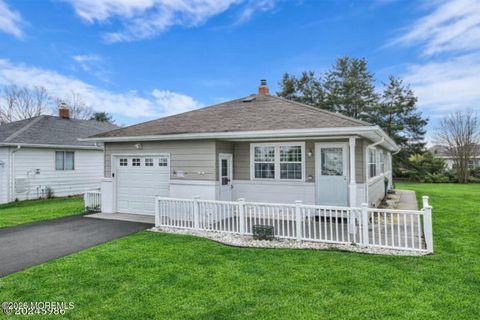 Homes For Sale - 496 Saint Thomas Drive<br/> Toms River, NJ 08757