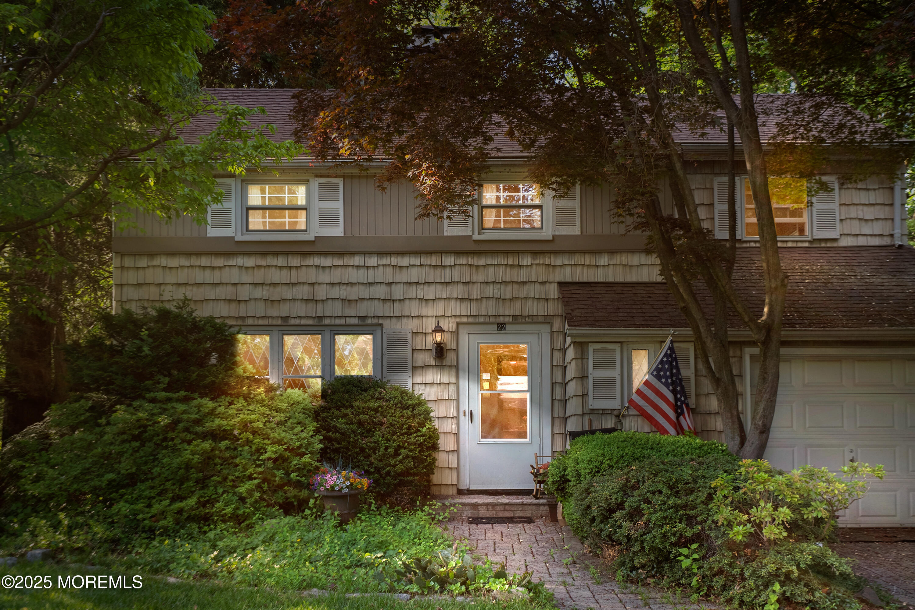 22 South Drive, East Brunswick, New Jersey image 2
