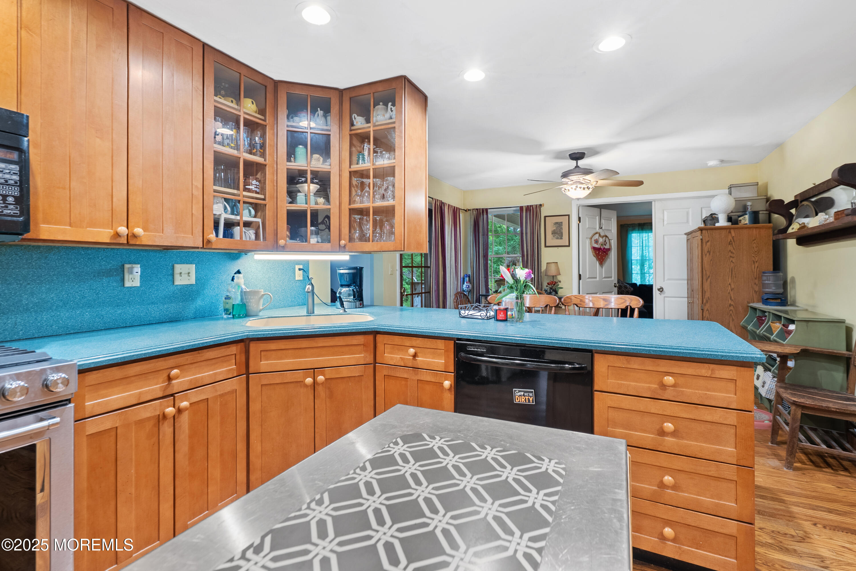 22 South Drive, East Brunswick, New Jersey image 11