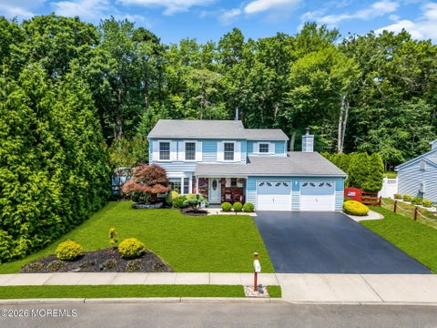 Homes For Sale - 10 Yellowstone Lane<br/> Howell, NJ 07731