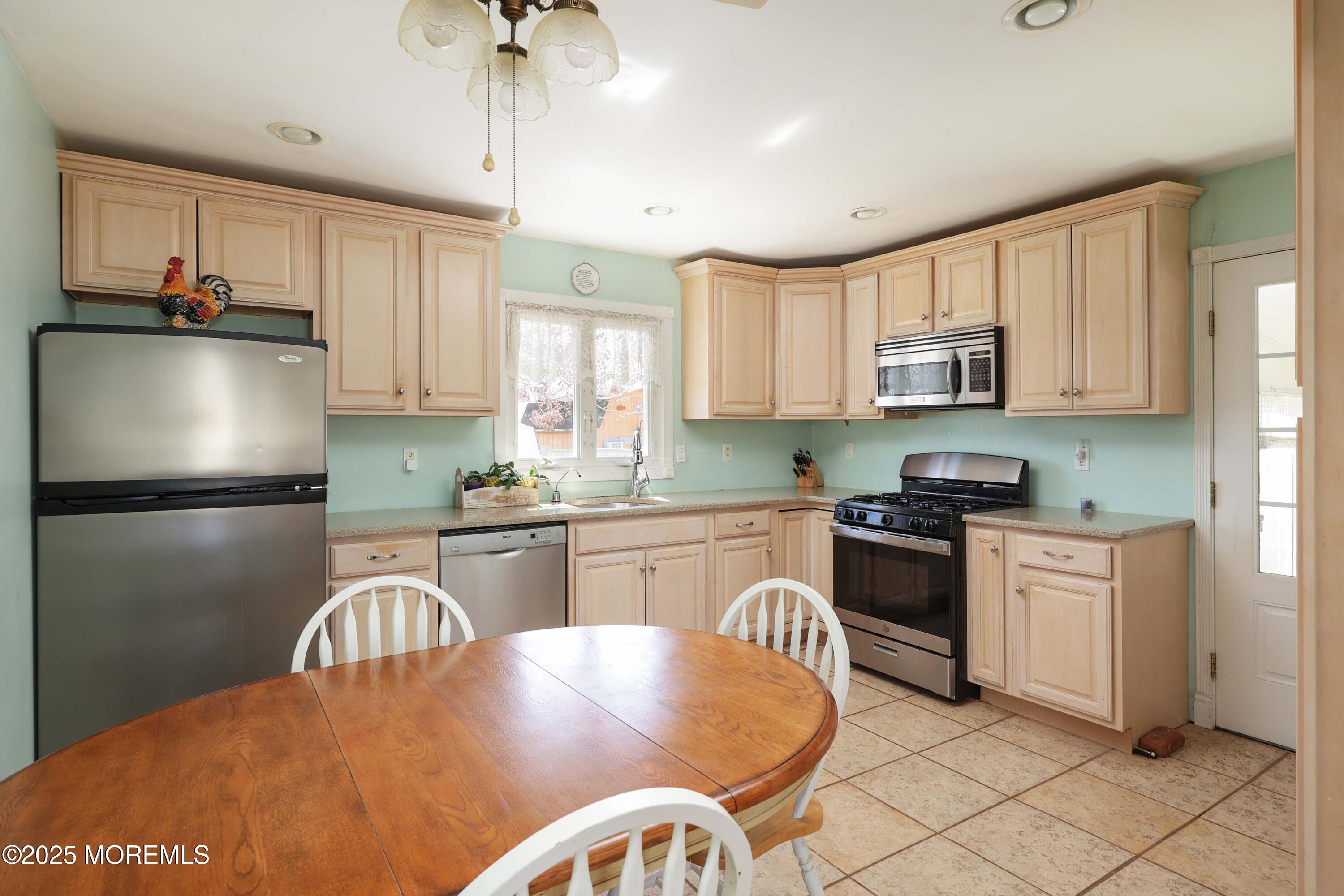 1011 Dove Street, Toms River, New Jersey image 12