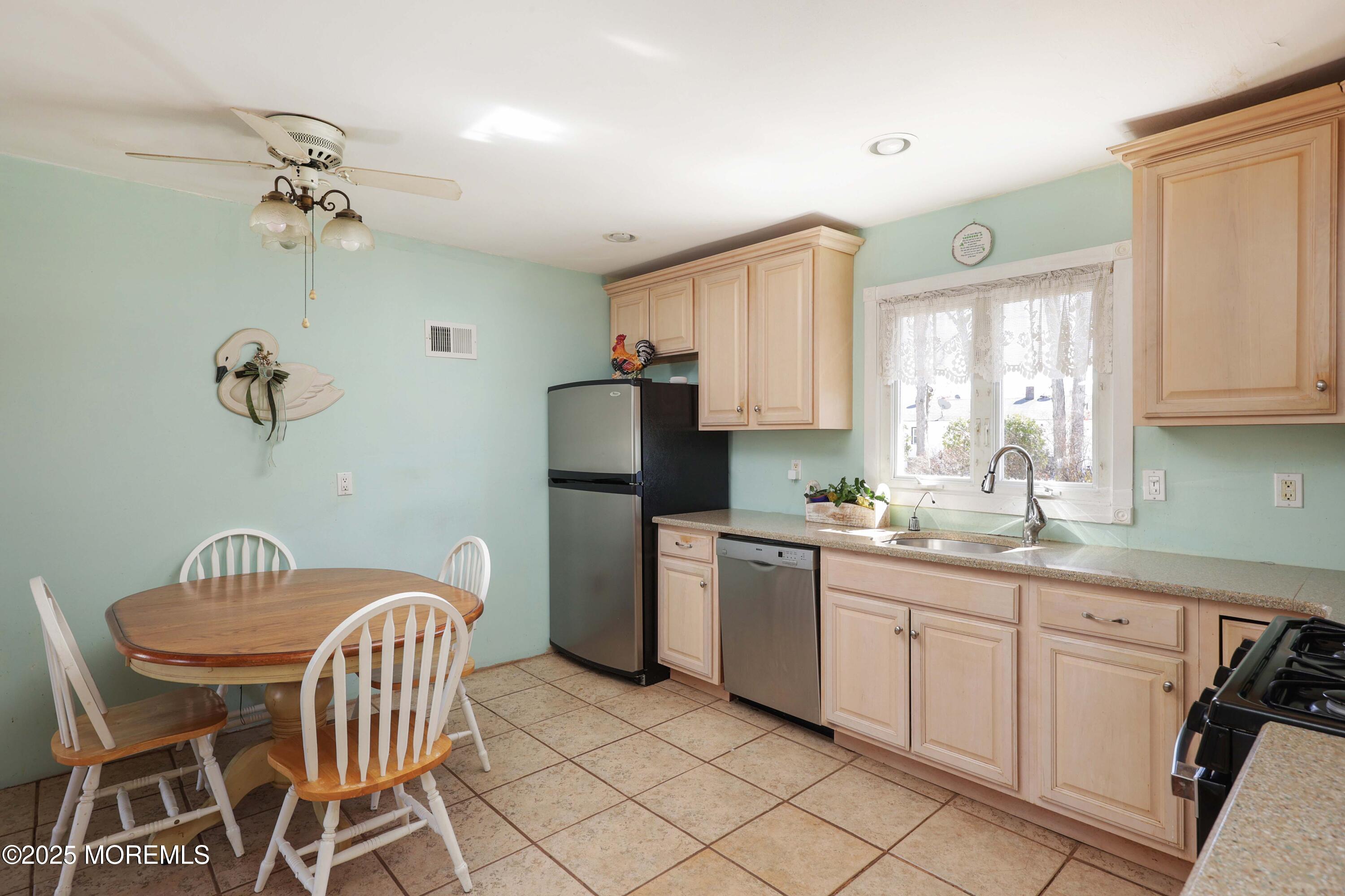 1011 Dove Street, Toms River, New Jersey image 14