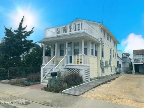 MLS: 22427700