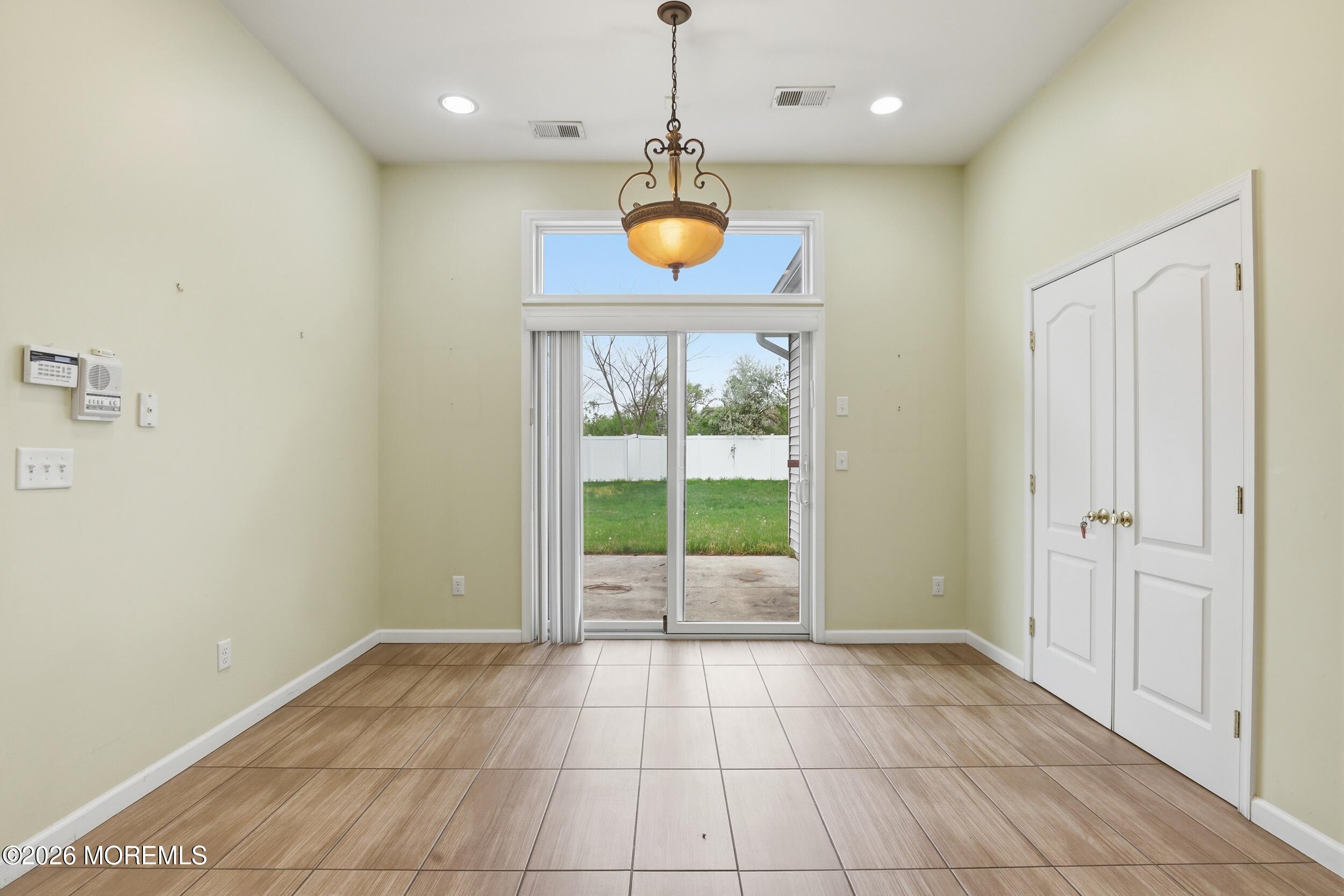 Lakewood, New Jersey, 08701, United States, 3 Bedrooms Bedrooms, ,3 BathroomsBathrooms,Residential,Active,2039067