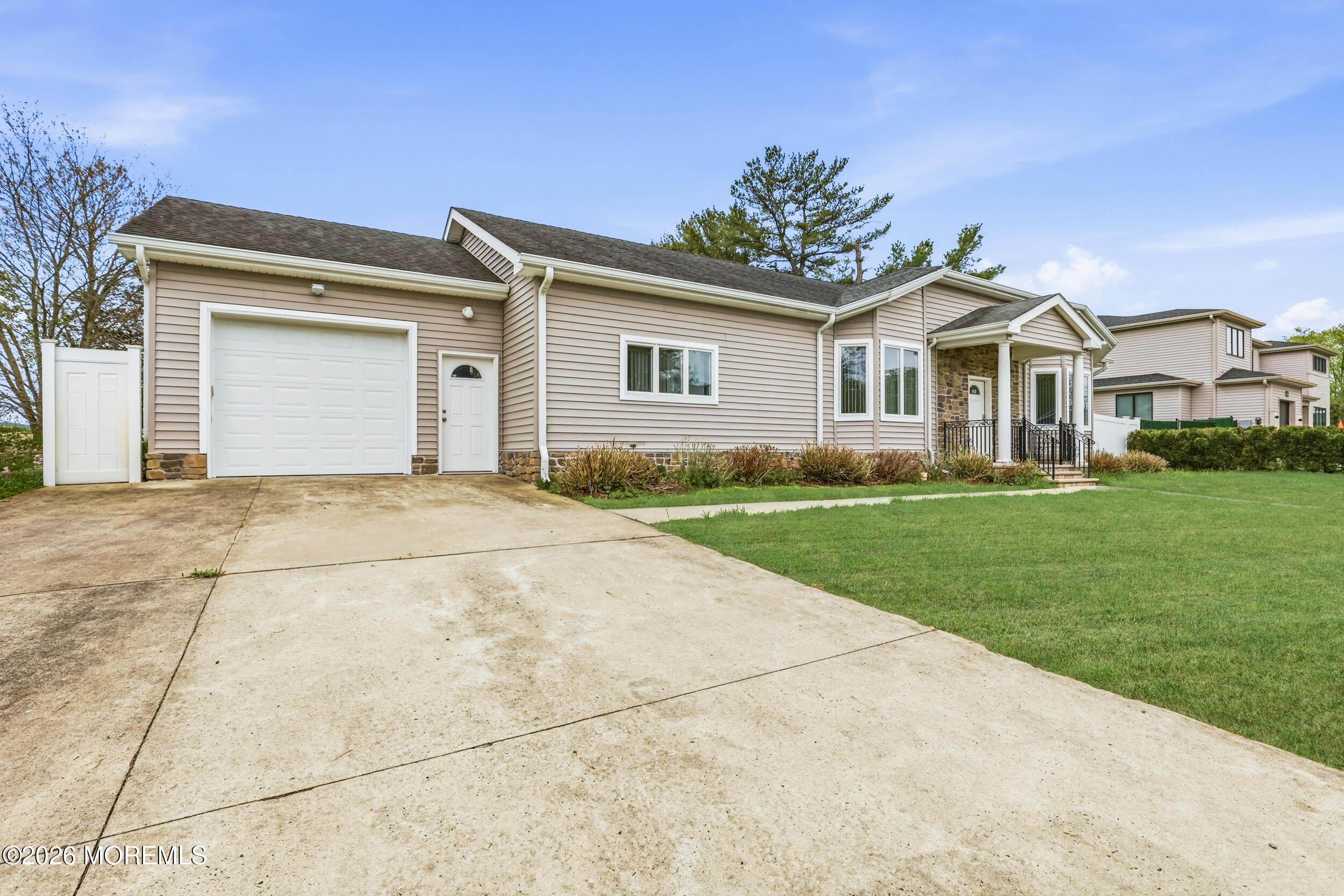 Lakewood, New Jersey, 08701, United States, 3 Bedrooms Bedrooms, ,3 BathroomsBathrooms,Residential,Active,2039067