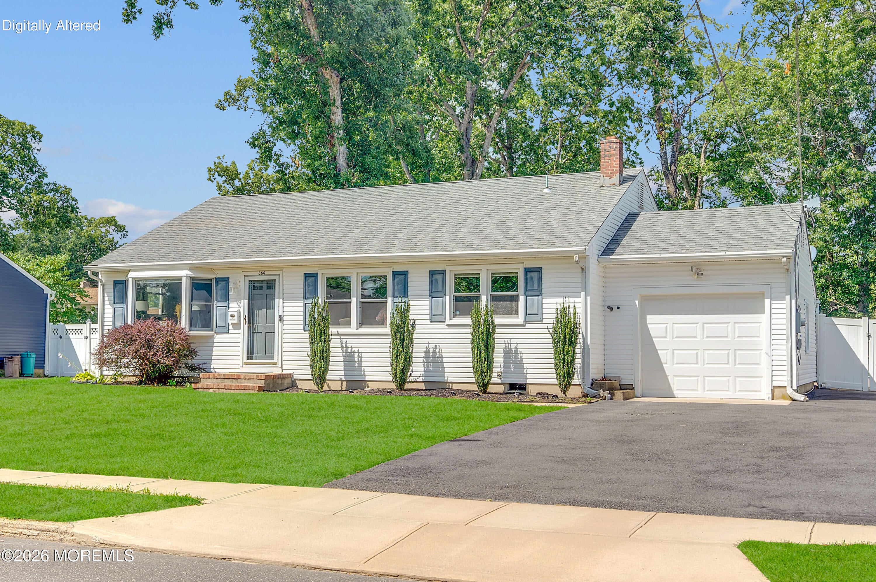 864 Roundtree Drive - Photo 2