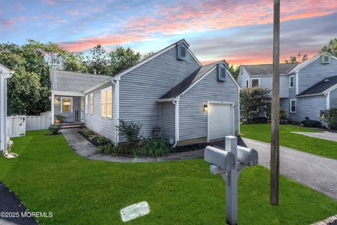 Photo of 14 Turnberry Circle #117, Toms River, NJ 08753 (MLS # 22530934)