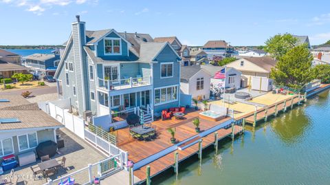 Photo of 226 Bay Stream Drive, Toms River, NJ 08753 (MLS # 22616366)